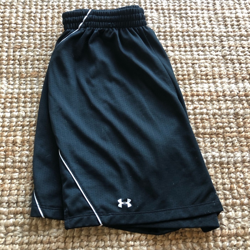 Under Armour black shorts